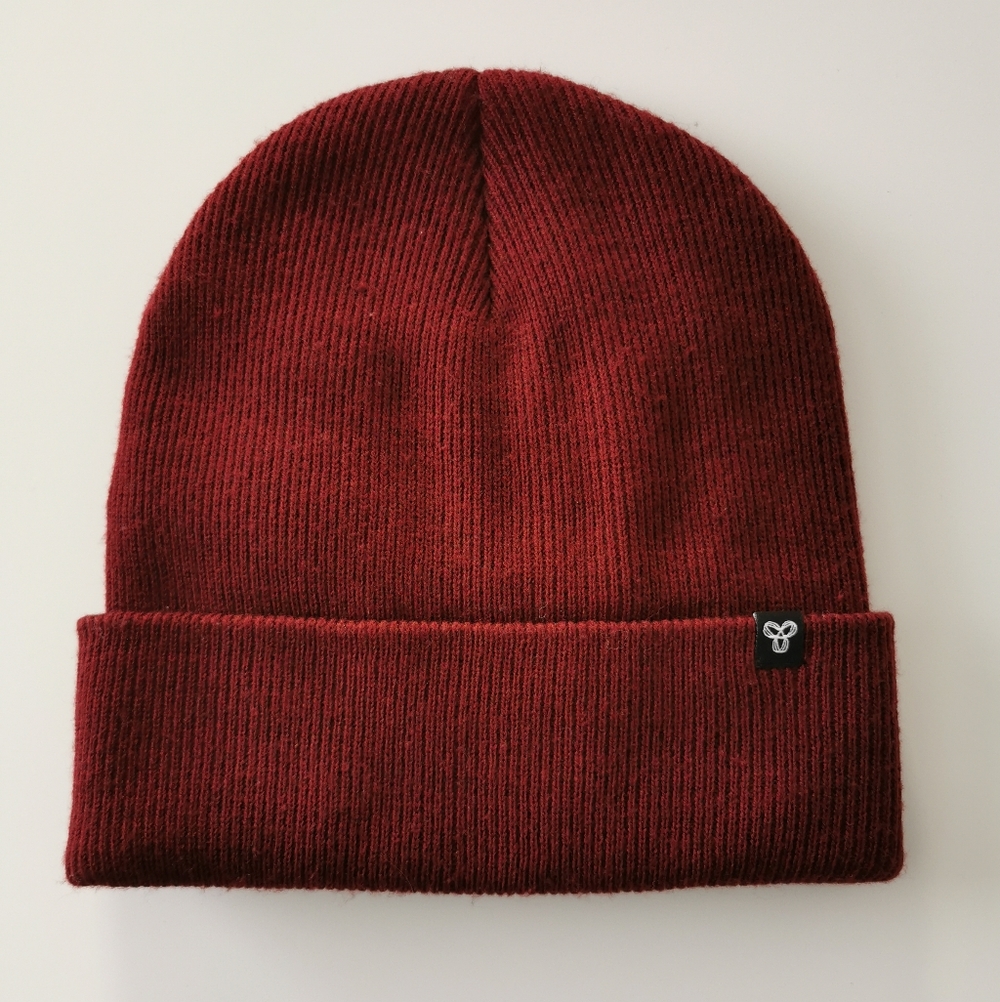 Last Chance Aritzia TNA Burgundy Deep Wine Deep Red Dark Red Knit Toque Hat